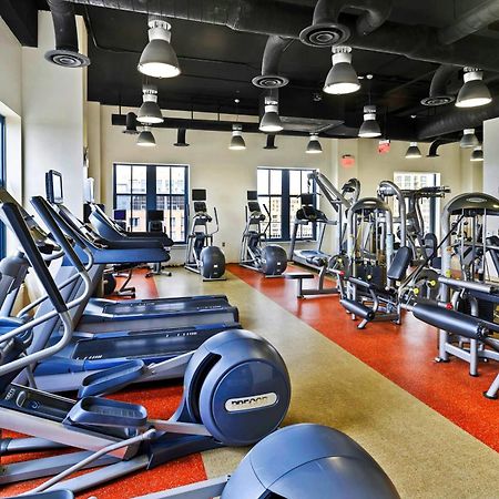 Upscale Comfort Next To Metro And Dining Arlington Exteriör bild
