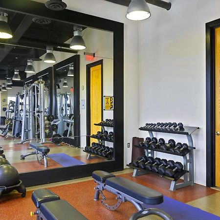Upscale Comfort Next To Metro And Dining Arlington Exteriör bild